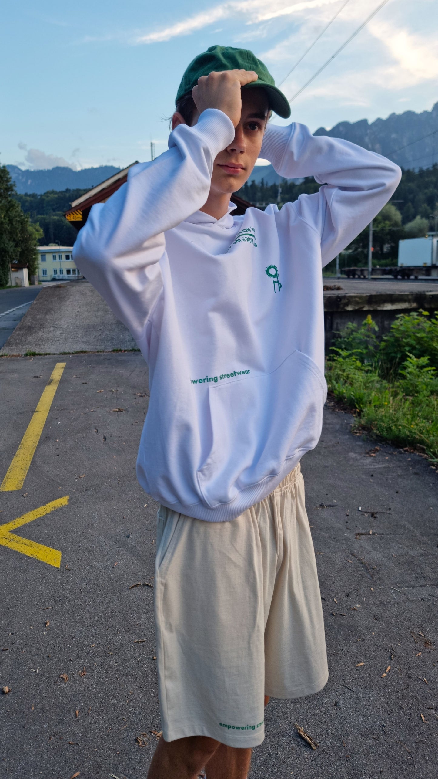 WHITE HOODIE START NOW