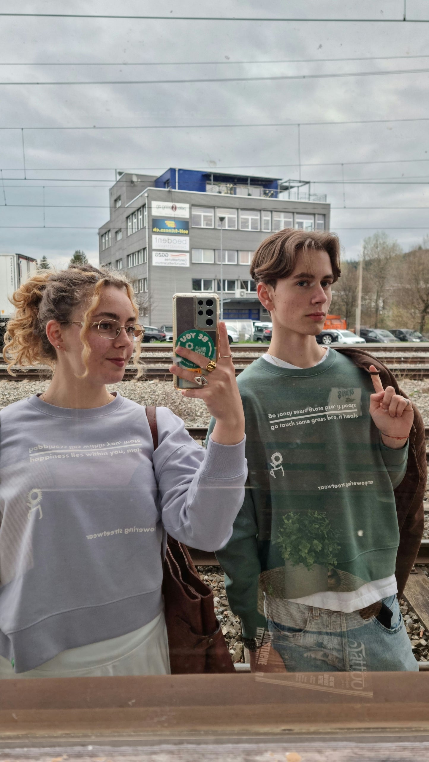 BOTTLE GREEN CREWNECK GRASS
