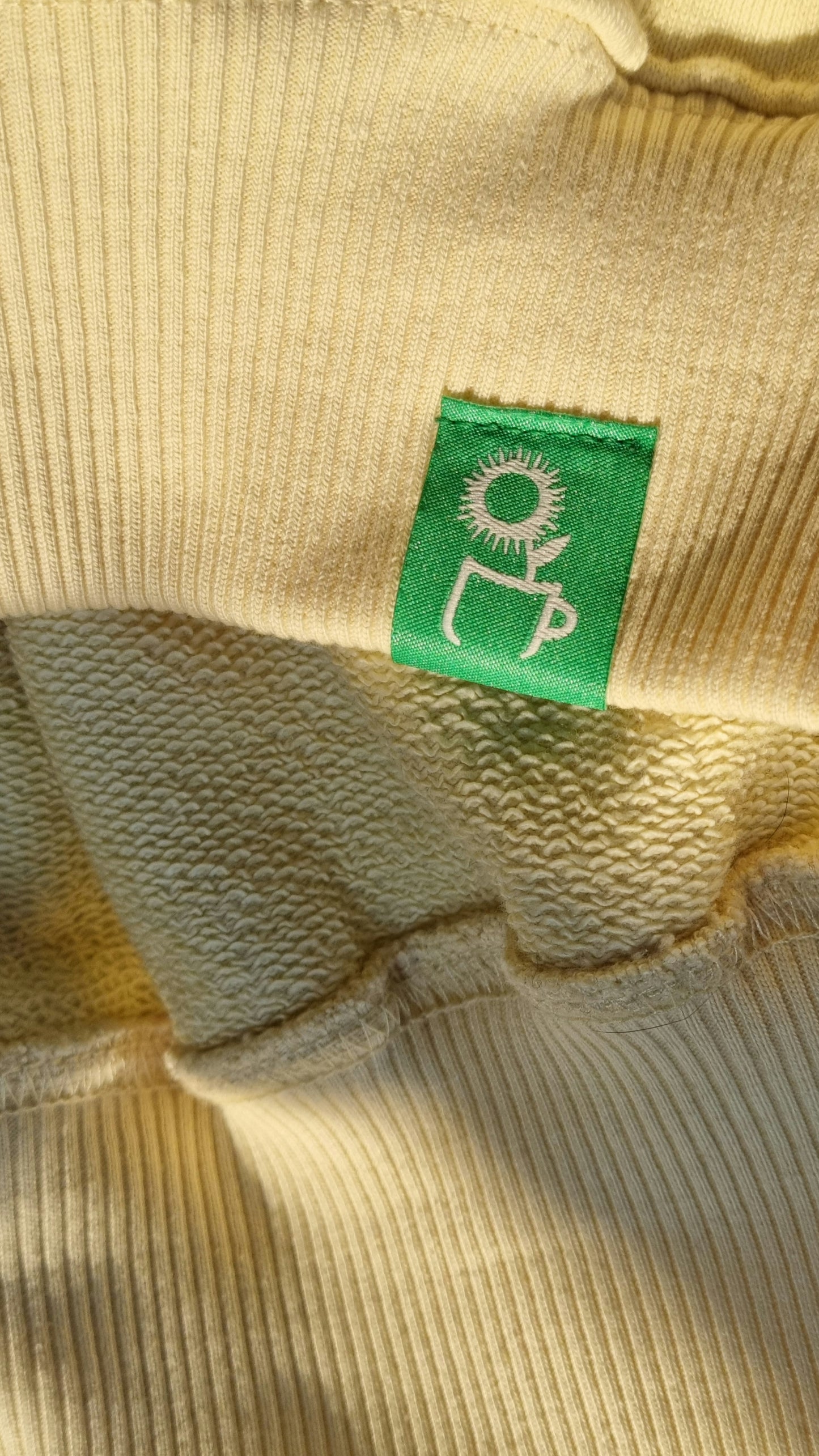 YELLOW HOODIE SHINE