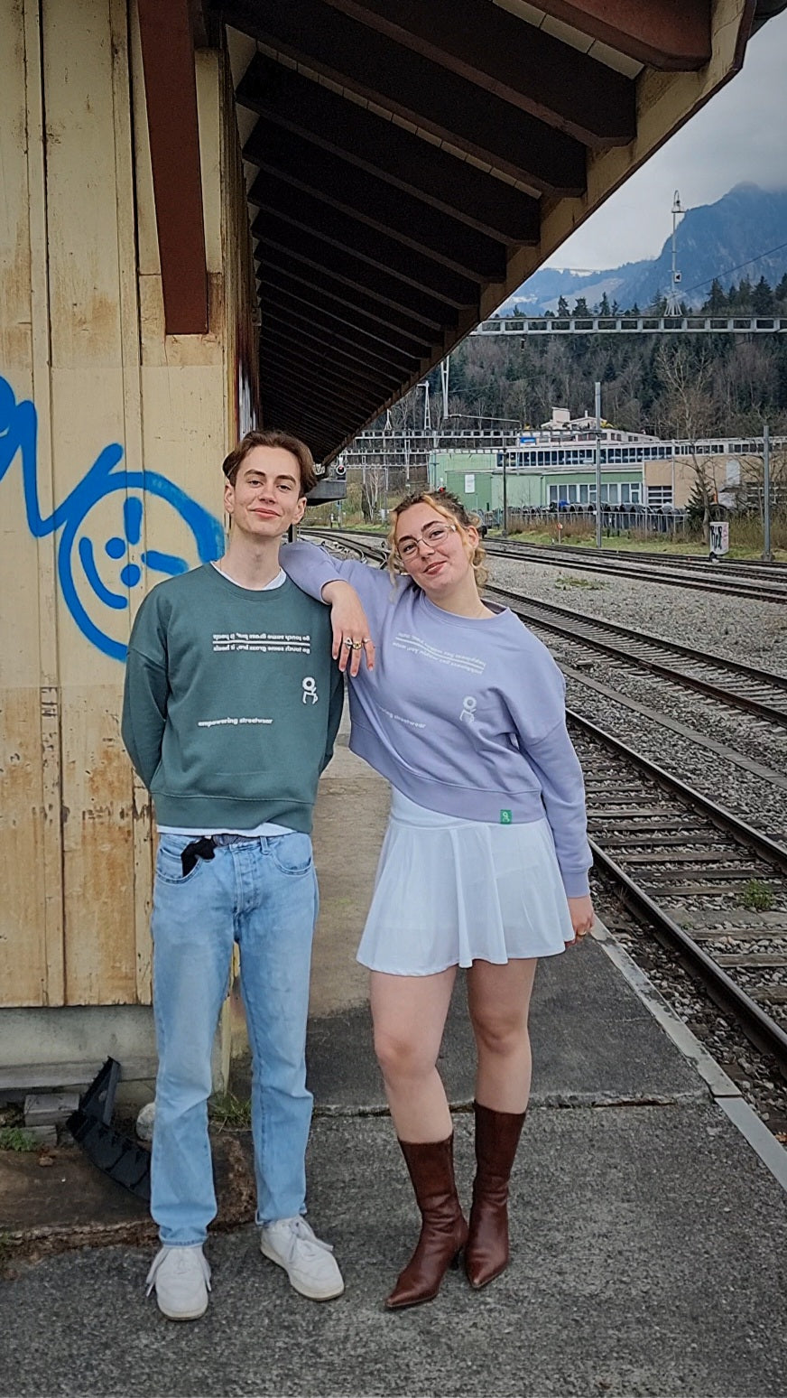 LILAC CREWNECK HAPPINESS