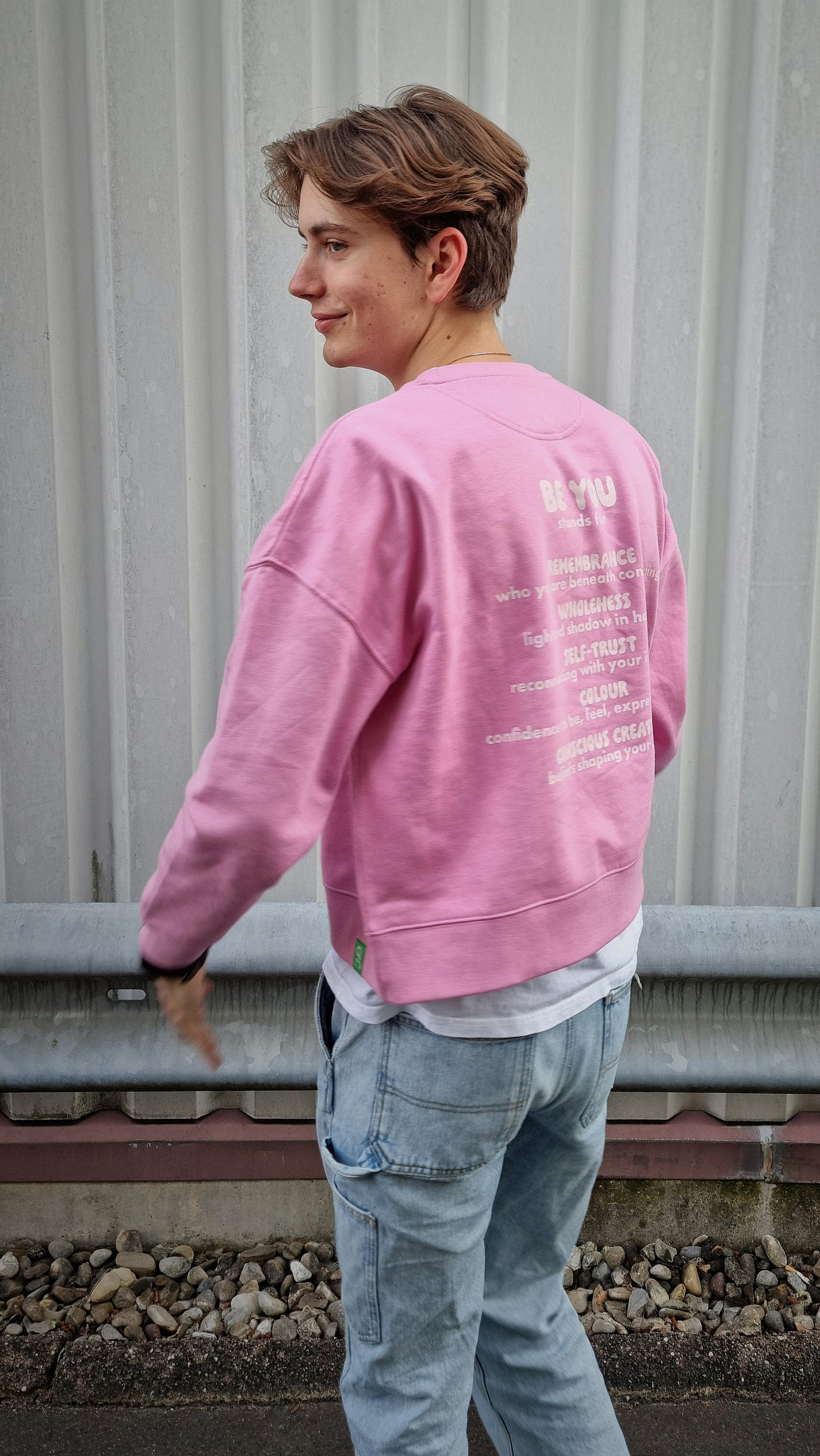 PINK CREWNECK MANIFEST