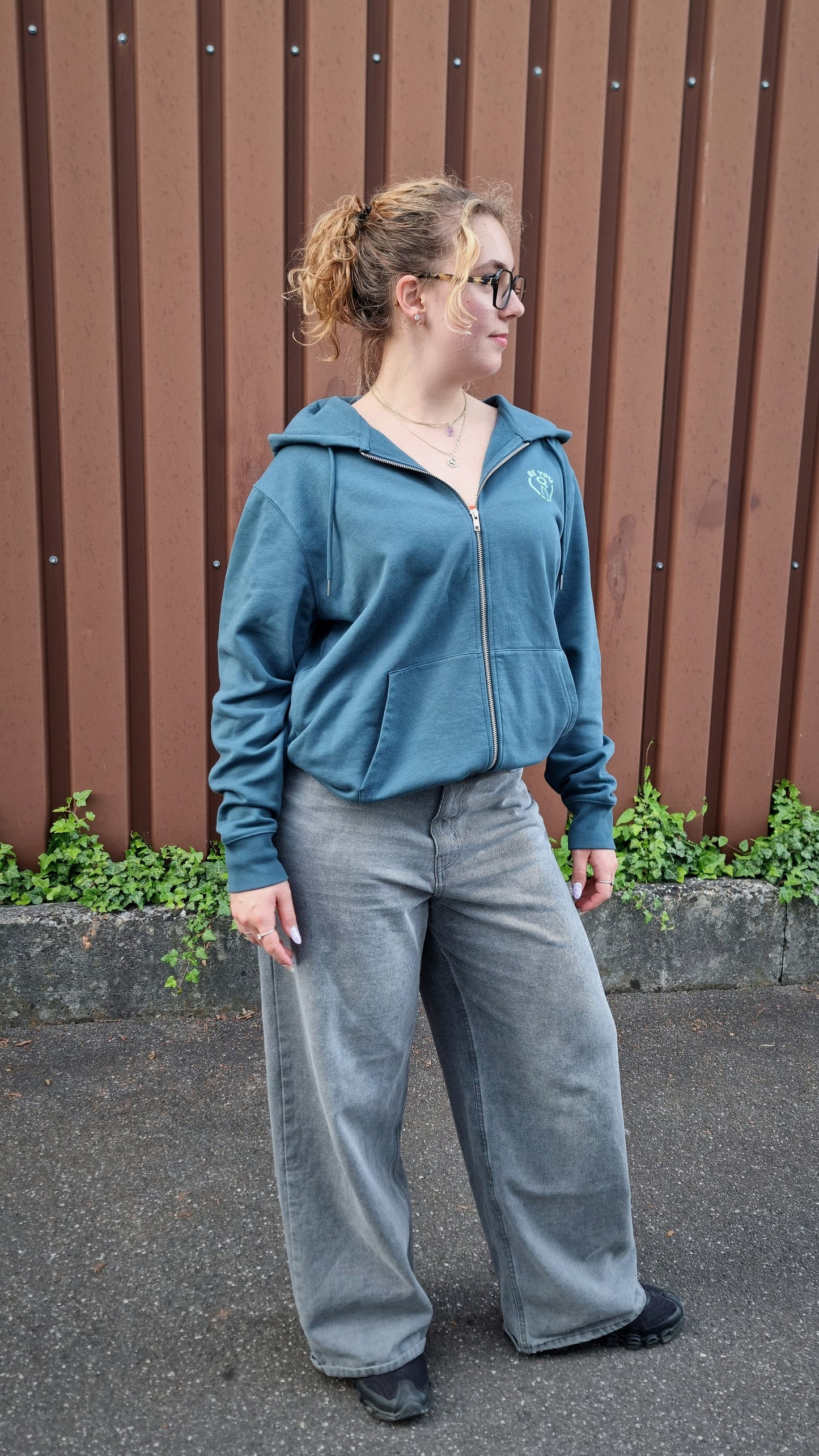 PETROL ZIPPER MANIFEST
