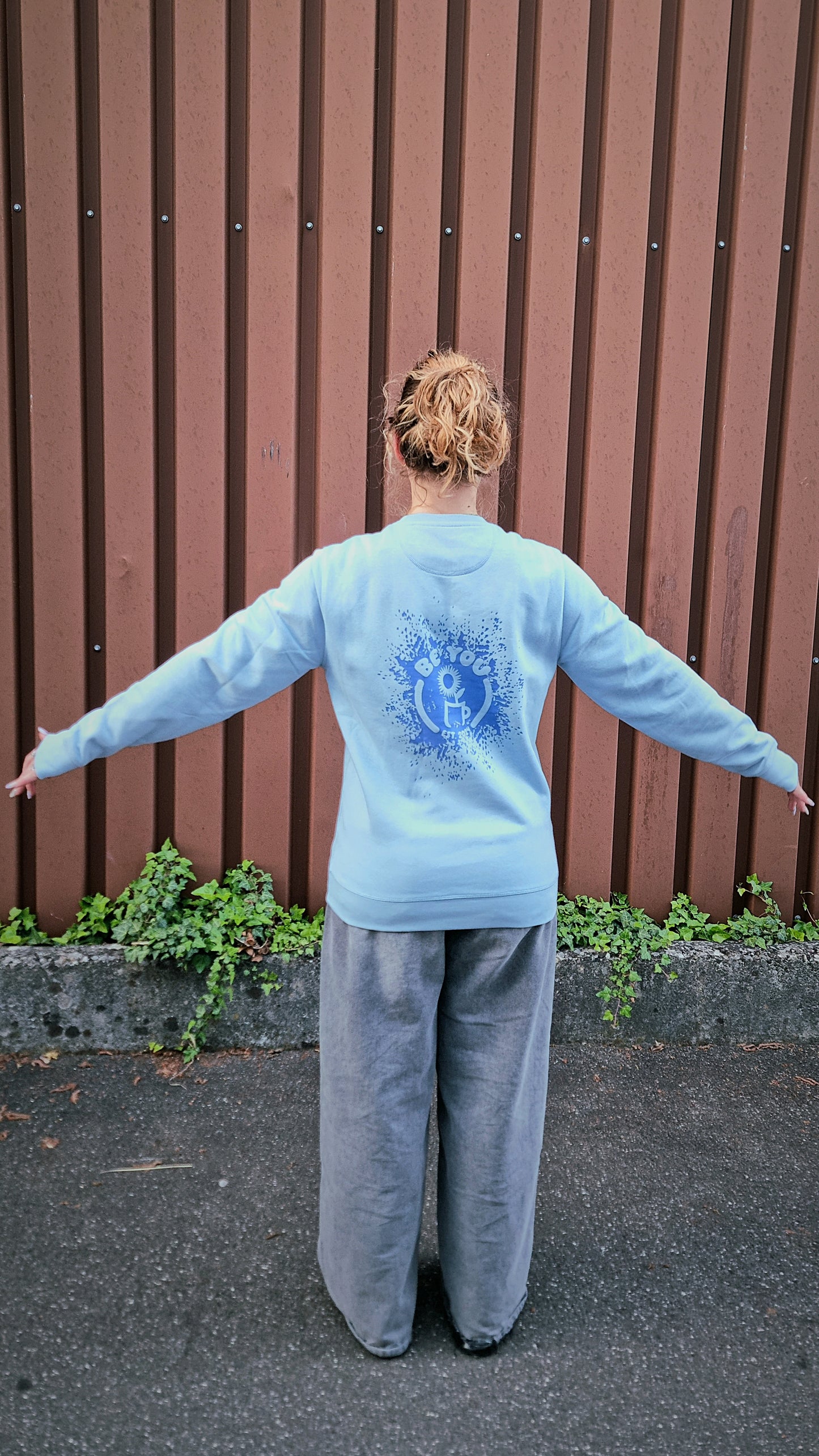 SKYBLUE CREWNECK SKY