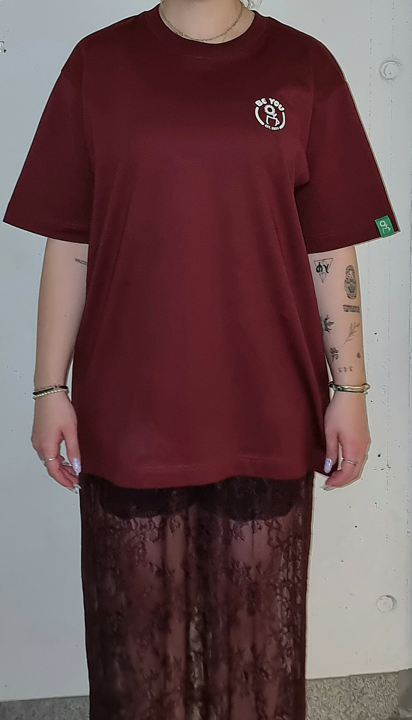 BURGUNDY T-SHIRT MANIFEST