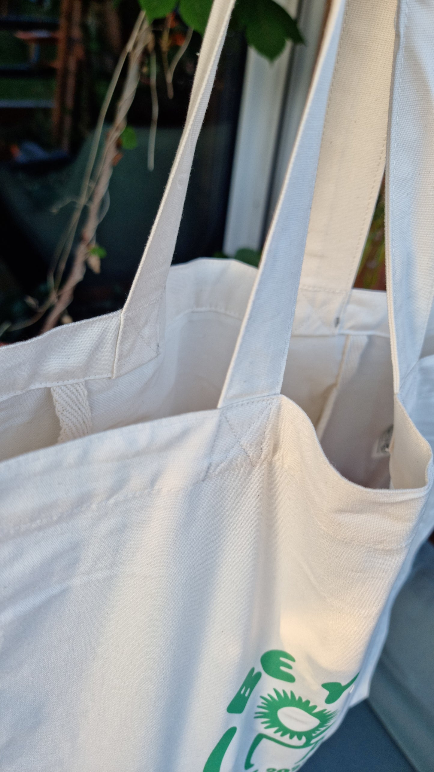 BEIGE TOTEBAG GREEN